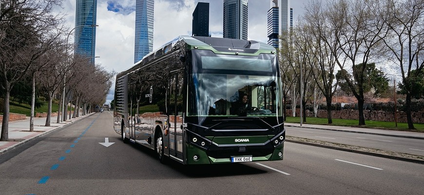 Scania ukázala nový pohon pre elektrické autobusy. Dostal aj štvorstupňovú prevodovku