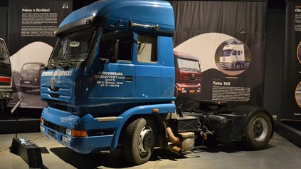 TATRA 165 VZNIKLA, ABY ZACHRÁNILA TATRU A POSLALA JU NA TRH, NA KTOROM KEDYSI KRAĽOVAL LIAZ