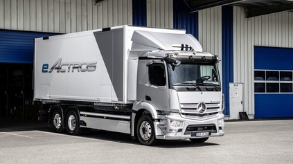 MERCEDES EACTROS OFICIÁLNE. ELEKTRICKÁ NOVINKA MÁ 544 KONÍ A DOJAZD 400 KM