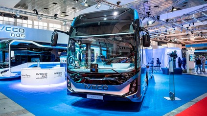 IVECO MENÍ DIZAJN AUTOBUSOV. MUSÍ ZOHĽADNIŤ NOVÉ BEZPEČNOSTNÉ PREDPISY PLATNÉ OD ROKU 2024