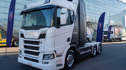 SCANIA TESTUJE ŤAHAČ S DOJAZDOM CEZ 1000 KM. NAFTU NETANKUJE