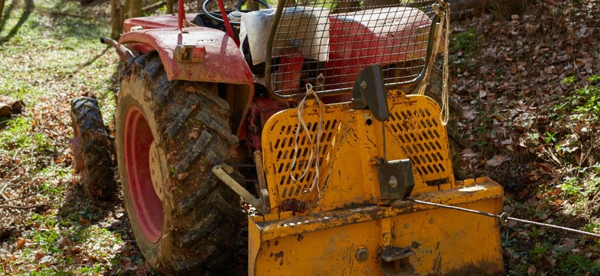 Ako vybrať lesnícky navijak pre menšie hospodárstvo