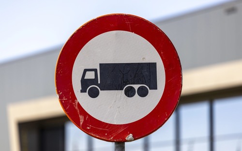 Zákaz kamiónov mimo diaľnic: U susedov sprísňujú pravidlá. Bude to mať vplyv na celú Európu?