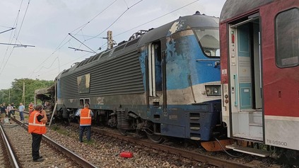ŽELEZNICE ZAKROČILI VOČI 3 VÝPRAVCOM: KTO JE VINNÍK TRAGICKEJ ZRÁŽKY VLAKU S AUTOBUSOM PRI NZ?