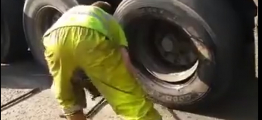 Nákladnú pneumatiku prezuje na ulici ako nič