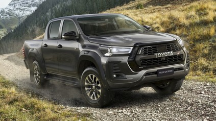 TOYOTA HILUX GR SPORT JE NOVÝ ŠPORTOVO ORIENTOVANÝ PICKUP PRIPOMÍNAJÚCI DAKARSKÉ ÚSPECHY