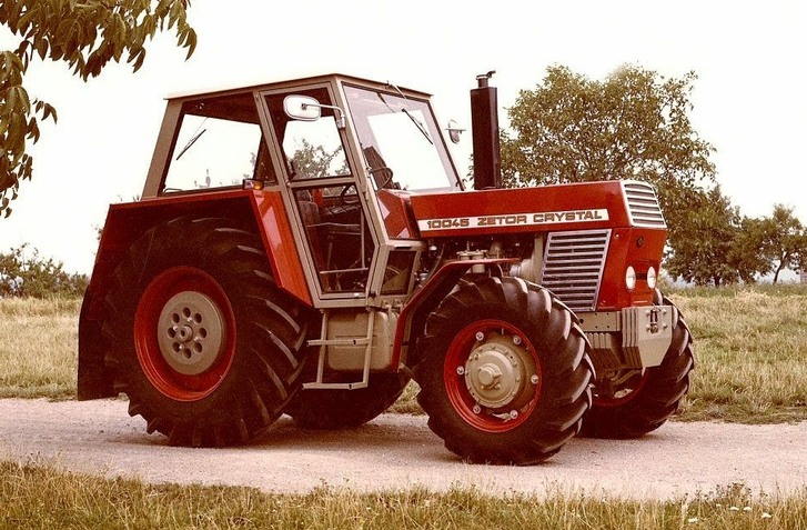 ZETOR CRYSTAL OSLAVUJE 55 ROKOV. KTO S TOUTO LEGENDOU ČESKOSLOVENSKÝCH CIEST JAZDIL?