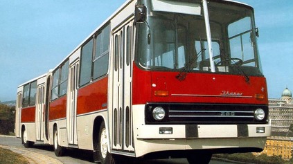 Ikarus 280 má 50 rokov. Známa „harmonika“ vydržala nemožné, aj tak na ňu skoro všetci nadávali