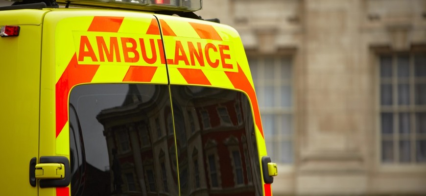 Prečo sanitky jazdia preťažené? Má to vplyv na bezpečnosť a spoľahlivosť?