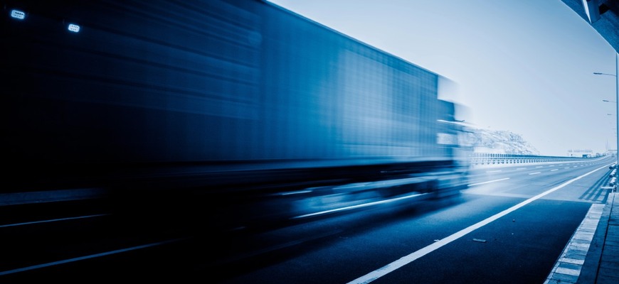 Porucha v tuneli: Ako to riešia vodiči kamiónov?