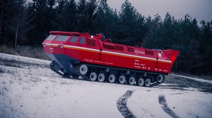 OBOJŽIVELNÝ PÁSOVÝ TRANSPORTÉR KALAN ODVEZIE PRI EVAKUÁCII NARAZ AŽ 80 ZACHRÁNENÝCH OSÔB