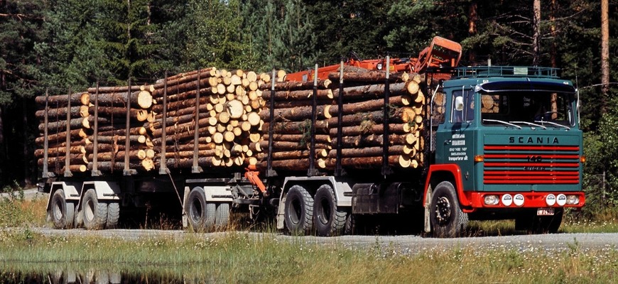 Scania V8 bola kráľom ciest a severských lesov. Vyprosili si ju prepravcovia dreva