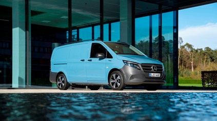ELEKTRICKÉ EVITO OD MERCEDESU DOSTALO O POLOVICU VÄČŠIU BATERKU. VYŽIADALI SI JU ZÁKAZNÍCI