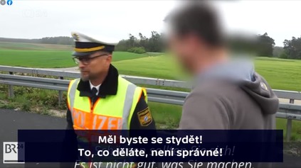 Nemecký policajt si podal českého vodiča dodávky. Od hanby sa prepadol...