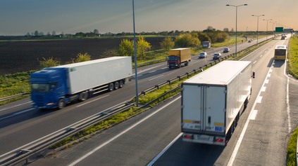 Zákaz naftových nákladných áut v EÚ príde najskôr v roku 2040. Uvádza to návrh Európskej komisie