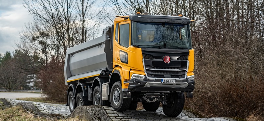 Je to tu, Tatra Phoenix II prichádza. S novými asistenčnými systémami, kamerami a lepšími motormi