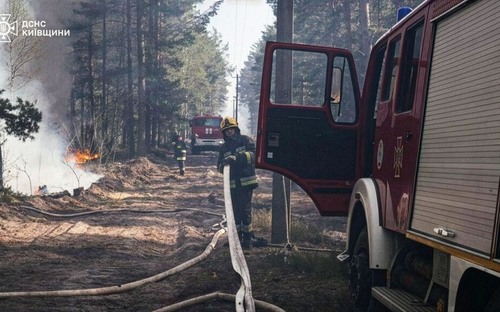 AKTUÁLNE: Požiar pri Černobyle: hasiči bojujú nielen s ohňom, ale aj s mínami a radiáciou