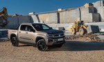 Nový Volkswagen Amarok oficiálne odhalený. Pod karosériou ukrýva techniku Fordu i TDI V6