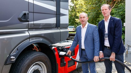PRETEKY V RÝCHLONABÍJANÍ ZAČALI. MAN MÁ CIEĽ NABÍJACÍ VÝKON 3 MW. MOMENTÁLNE ZVLÁDA 1 MW