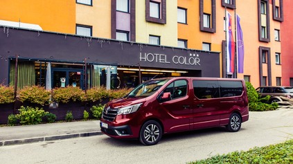 TEST: RENAULT TRAFIC SPACECLASS. DETI HO BUDÚ MILOVAŤ A CESTUJÚCI UTEKAŤ NA ZADNÉ SEDADLÁ