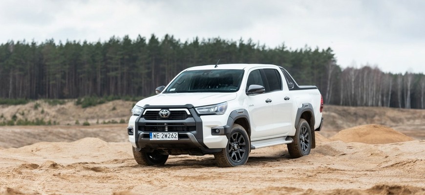 Toyota Hilux oslávila 55 rokov. Sprvu existovala len ako zadokolka