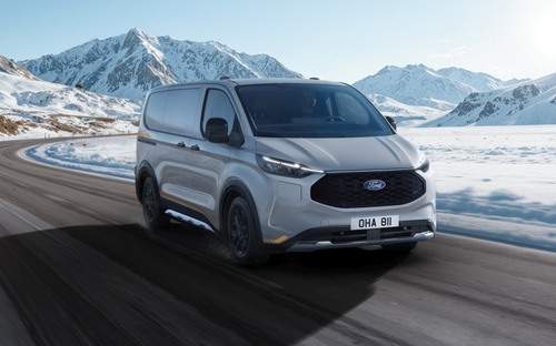 Nový Ford E-Transit Custom prináša pohon všetkých kolies, dlhší dojazd aj rýchlejšie nabíjanie