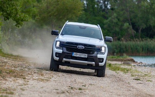 TEST Ford Ranger PHEV – Najvýkonnejší pracant. Gretu nahnevá, remeslo ohúri