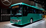 Elektrický Mercedes-Benz eIntouro má za sebou svetovú premiéru. Očaril aj špeciálnym lakom
