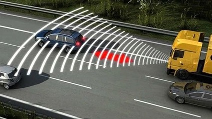 PREČO FIRMY ZAKAZUJÚ VODIČOM POUŽÍVAŤ ADAPTÍVNY TEMPOMAT?