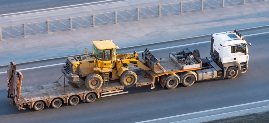 Preprava stavebných strojov: Aké chyby robia firmy najčastejšie?