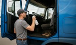Prečo vzniká zápach v kamióne? Ako udržať kabínu sviežu aj počas dlhých turnusov?