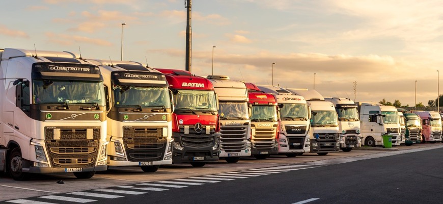 Čo robiť, keď sú preplnené parkoviská pri hraniciach alebo mýtniciach?