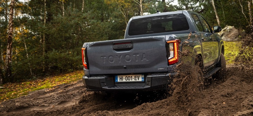 Bude mať Toyota Hilux 9. generácie aj čisto spaľovací pohon?