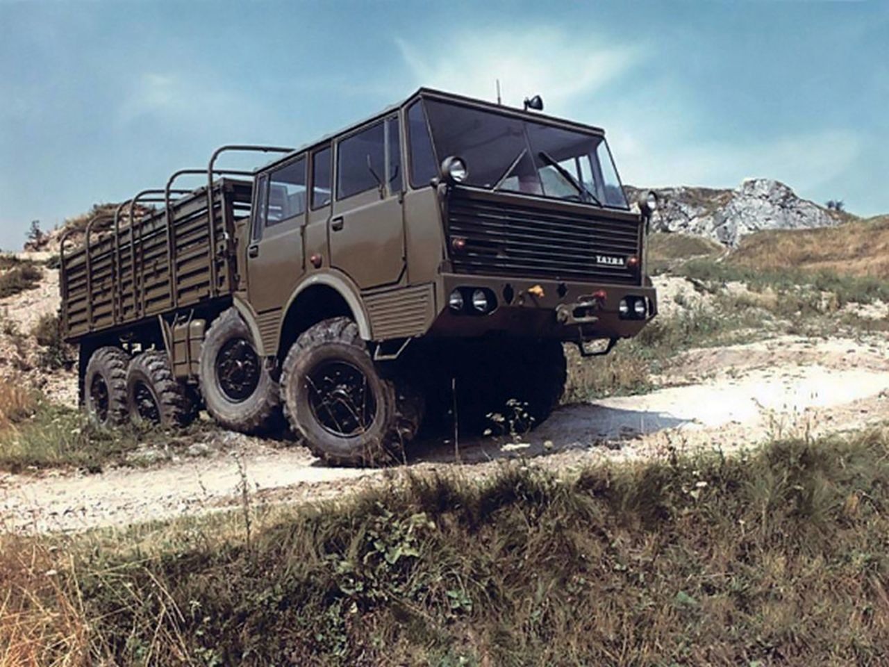 Tatra 813