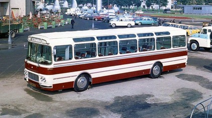 KAROSA Š 11 JAZDILA AKO ŠPORTOVÉ AUTO. MOTOR ŤAŽKÝ 830 KG MAL AUTOBUS SKORO PRESNE V ŤAŽISKU