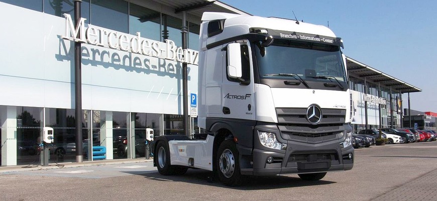 Mercedes Actros F oficiálne na trhu. Prvýkrát sme si siahli na základnú verziu vlajkovej lode