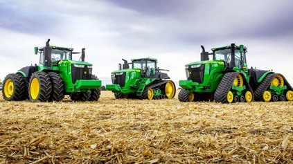 John Deere vylepšil najväčšie traktory radu 9R. Vrcholné motory majú takmer 700 koní