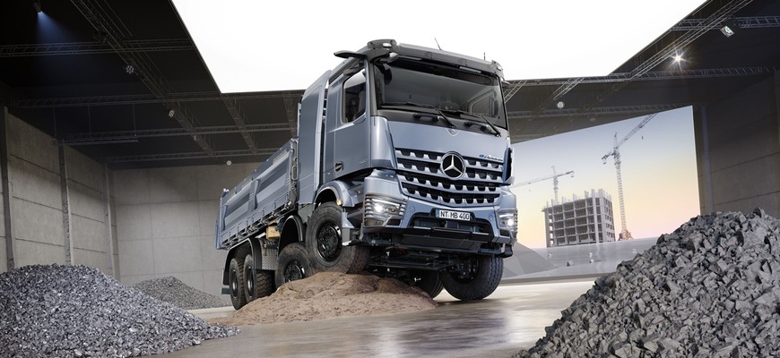 Mercedes-Benz eActros 400 zamieril na stavby. Stavbárom jeho prevádzka ušetrí polovicu nákladov
