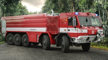 Tatra Taurus je najväčším hasičským špeciálom na podvozku Tatra. Má 42 t a odvezie 21 000 l vody