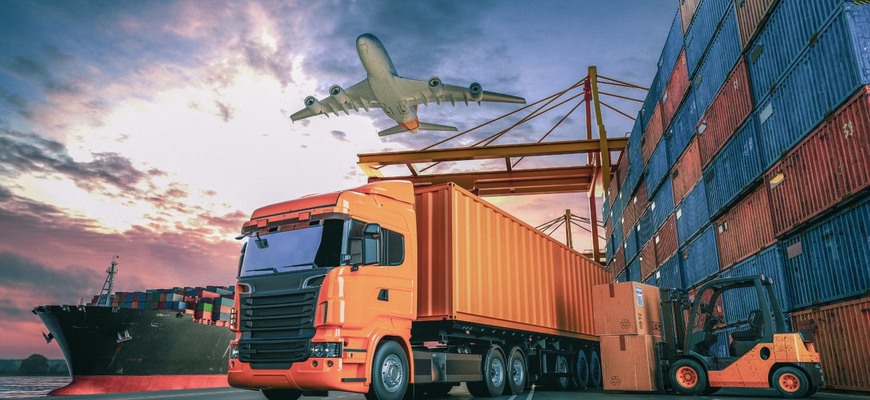 Dodávateľské reťazce čelia problémom: Nedostatok vodičov, preťažená letecká doprava, nové clá