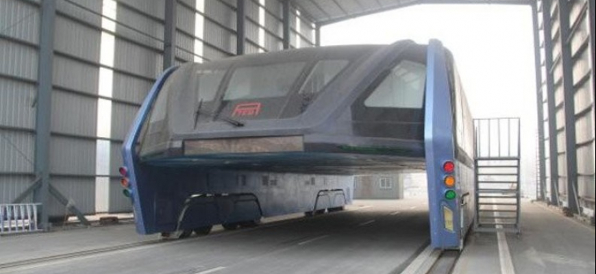 Revolučný nadzemný autobus z Číny je podvod
