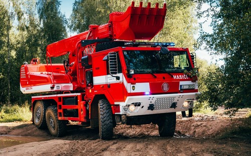 Najkrajšia UDS-ka je vraj hasičská. Súhlasíte? Tatra ukázala UDS 214 na podvozku Tatra Force 6x6