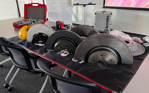 Brembo brzdy a ich špecifiká, čo sa o nich dozviete na školiacom dni LKQ?