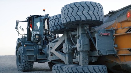 LIEBHERR ODHALIL, AKO TESTUJE SVOJU TECHNIKU. TAKTO DOSTAL ZABRAŤ DAMPER TA 230 LITRONIC