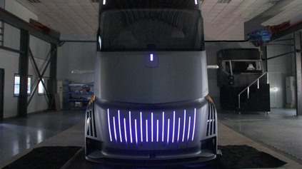 Čínsky vlastník osobných áut Volvo chystá nákladné vozidlá. Prvý pokus cieli na Teslu Semi