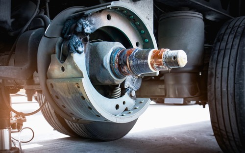 Ako predĺžiť životnosť bŕzd na kamióne