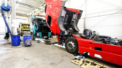 GENERÁLKA MOTORA NA KAMIÓNE: KEDY TO DÁVA ZMYSEL A KEDY JE TO LEN STRATA ČASU A PEŇAZÍ?