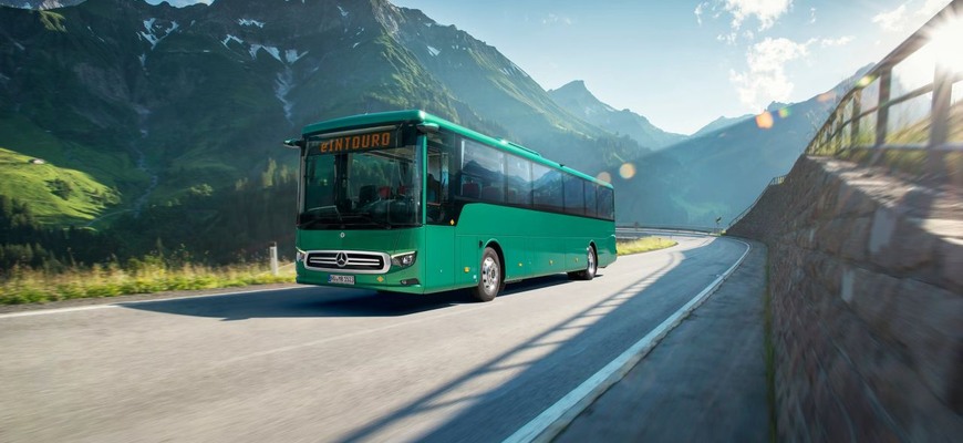 Mercedes-Benz MirrorCam rozširuje vodičovi výhľad a uberá autobusom odpor vzduchu