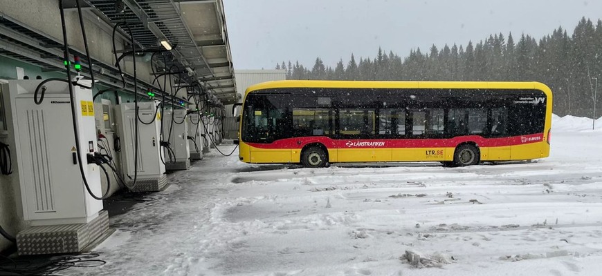 Mercedes-Benz eCITARO vo Švédsku ukázal, že elektrobus nemusí kapitulovať pred zimou