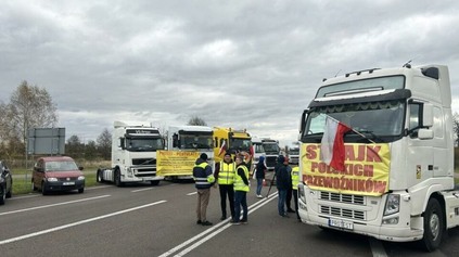 KAMIONISTI HROZIA BLOKÁDOU, KOLABUJE DOPRAVA NA NAJPRÍSNEJŠIE STRÁŽENEJ SLOVENSKEJ HRANICI